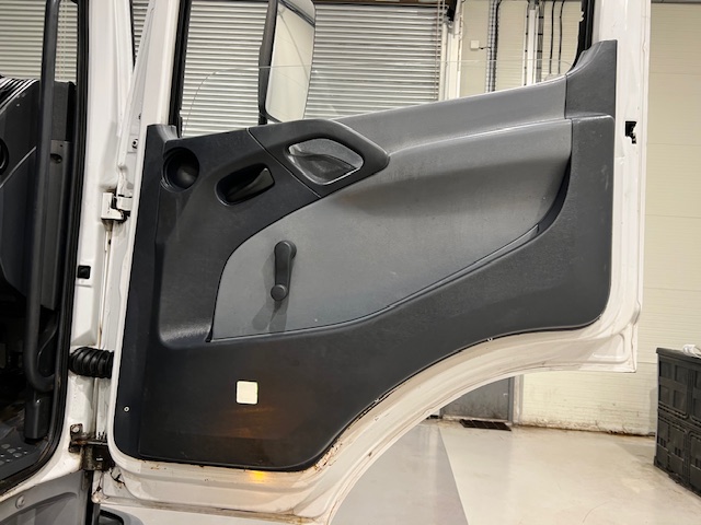 Mercedes Atego 2628 6×4 Day Cab Vacuum Tanker