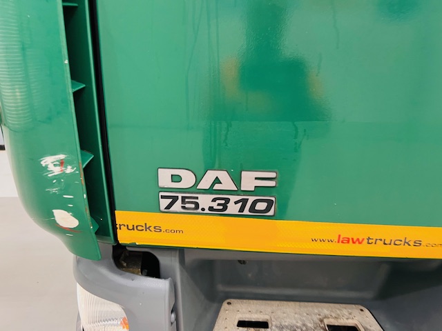 DAF CF75 310 Rear Lift Day Cab Dropside Brick Grab