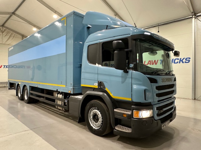 Scania P320 6×2 10 Tyre Rear Lift Insulated Box Van
