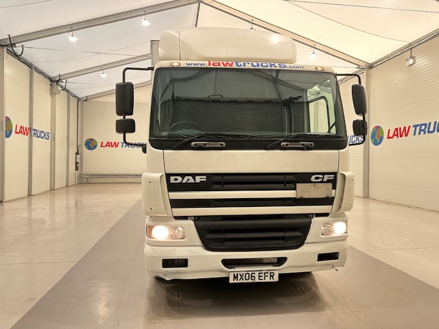 DAF CF65 220 Sleeper Cab Curtainsider Manual
