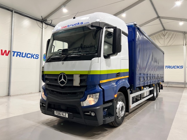 Mercedes Actros 2530 6×2 Sleeper Cab Curtainsider