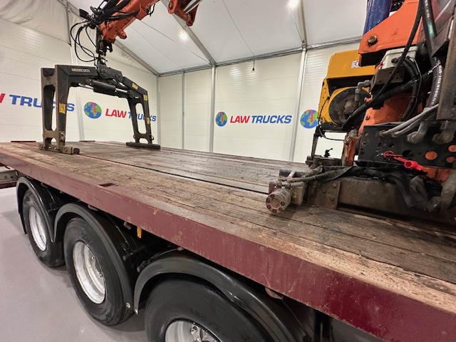 Montracon Tri Axle Flatbed Brick Grab Trailer