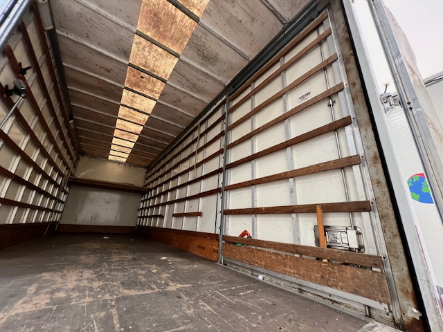 Scania P94 220 4×2 Sleeper Cab Box Van Manual