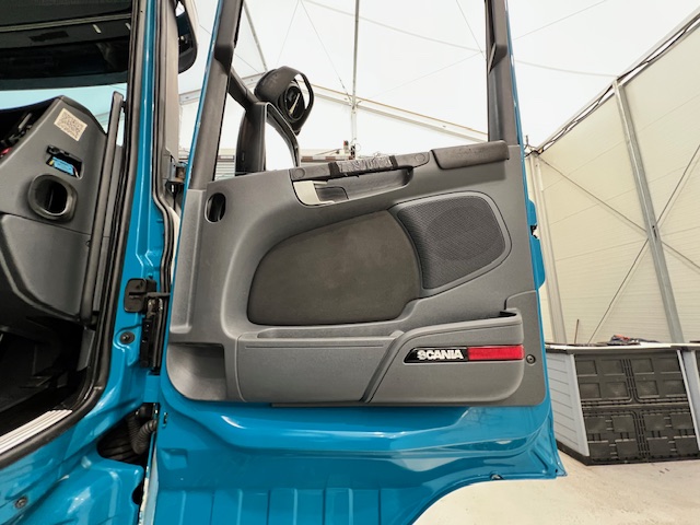 Scania R410 4×2 Sleeper Cab Tractor Unit