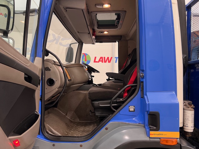 DAF CF75 310 Day Cab Dropside Brick Grab