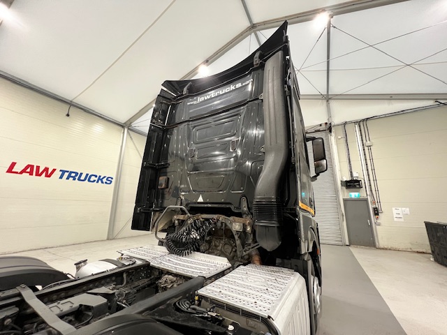 Mercedes Actros 2545 6×2 Midlift Tractor Unit