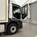 Mercedes Antos 2532 6×2 Rear Lift Day Cab Fridge Box - thumbnail