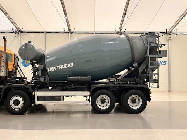 Hino 700 3241 8×4 Cement Mixer
