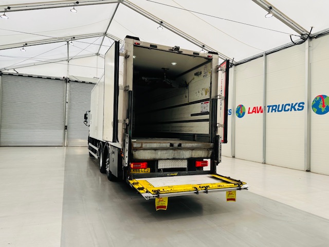 DAF CF 290 6×2 Rear Steer Fridge Box