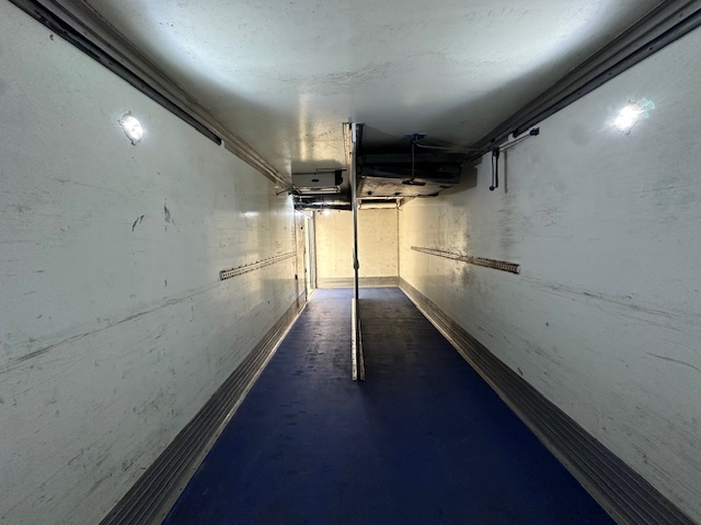 DAF CF 370 6×2 Sleeper Cab Fridge Box