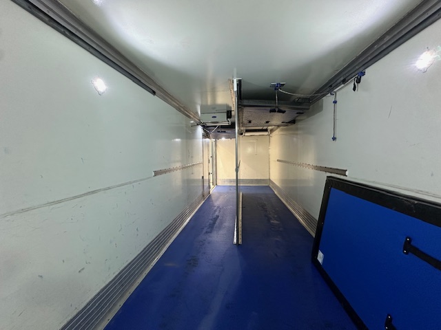 DAF CF 370 6×2 Sleeper Cab Fridge Box