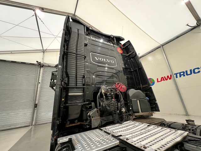 Volvo FH16 750 6×2 Midlift Tractor Unit