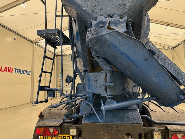 Hino 700 4123 8×4 Cement Mixer