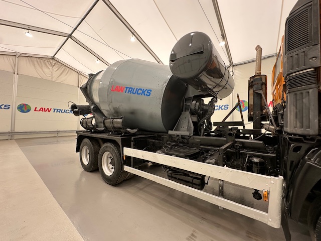 Hino 700 3241 8×4 Cement Mixer