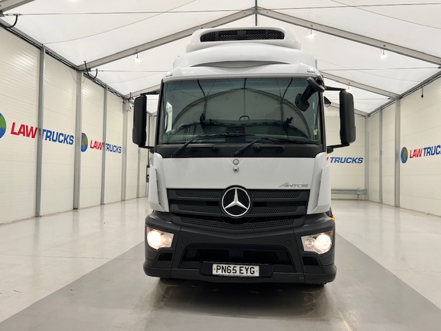 Mercedes Antos 2540 6×2 Rear Lift Day Cab Fridge Box