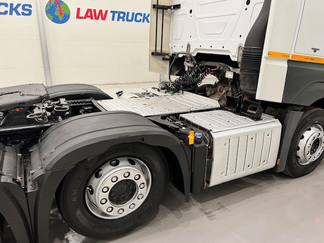 Mercedes Actros 2545 6×2 Midlift Tractor Unit