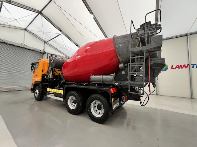 Hino 700 2813 6×4 Cement Mixer