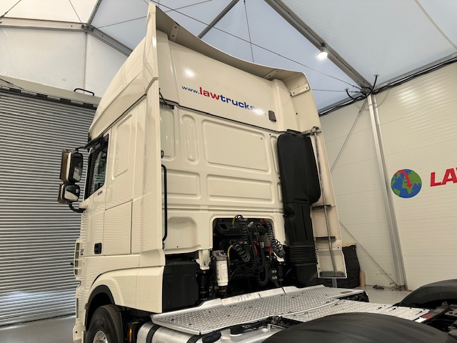 DAF XF 530 6×2 Midlift Tractor Unit