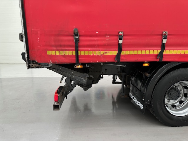 DAF CF 310 Sleeper Cab Curtainsider