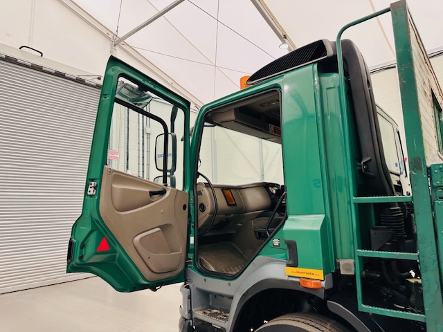 DAF CF75 310 Day Cab Dropside Brick Grab