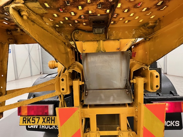 DAF CF75 310 6×4 Day Cab Gritter