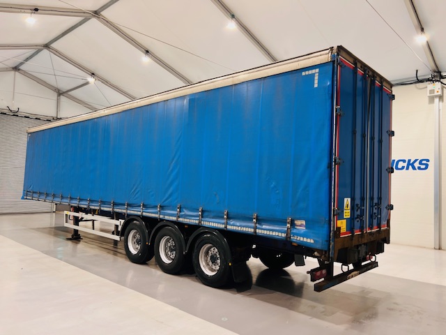SDC Tri Axle Curtainsider Trailer