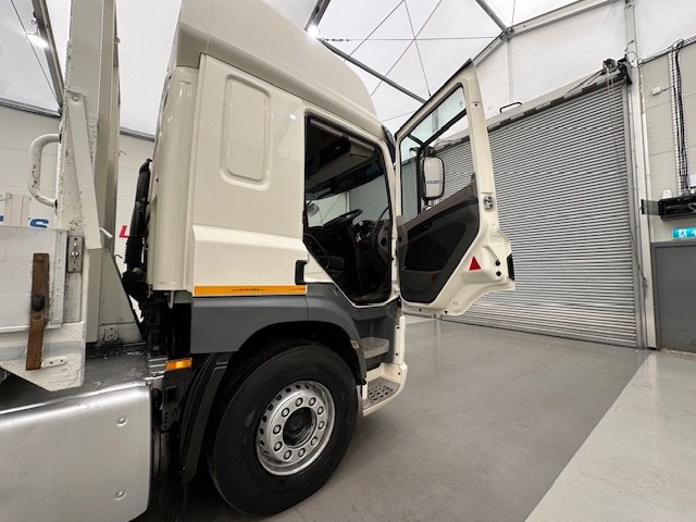 DAF CF 340 6×2 Sleeper Cab Rear Lift Dropside
