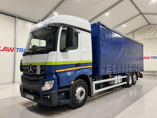 Mercedes Actros 2530 6×2 Sleeper Cab Curtainsider