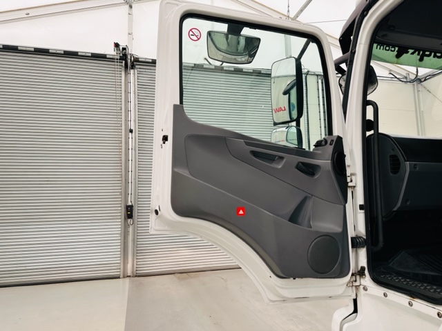 Mercedes 2543 6×2 10 Tyre Rear Lift Sleeper Cab Box Van