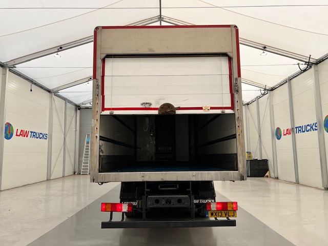 Mercedes Axor 2529 6×2 Rear Lift Sleeper Cab Fridge Box