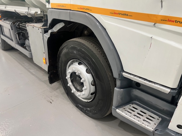 Volvo FM9 300 19000 Litre Fuel Tanker