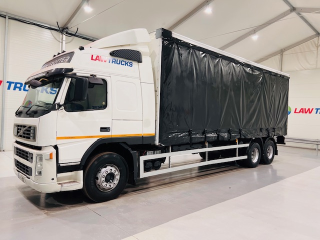 Volvo FM9 260 10 Tyre Sleeper Cab Curtainsider