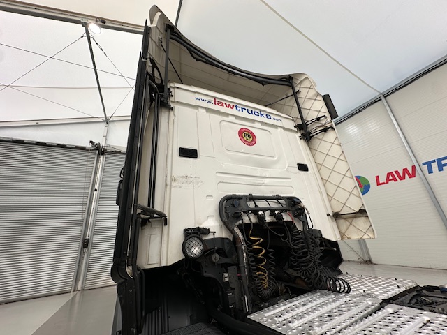 Scania R450 6×2 Midlift Highline Tractor Unit