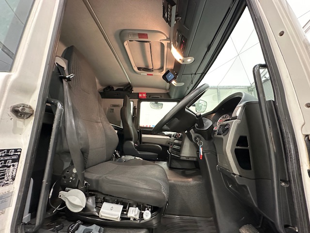 MAN TGS 26.320 6×2 Sleeper Cab Fridge Box