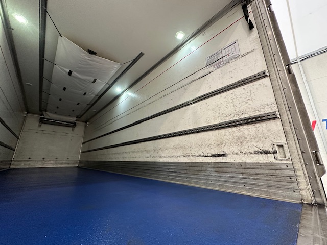Scania P250 4×2 Sleeper Cab Fridge Box