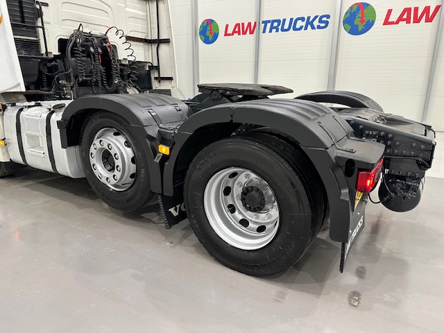 Volvo FH 500 6×2 Midlift Tractor Unit