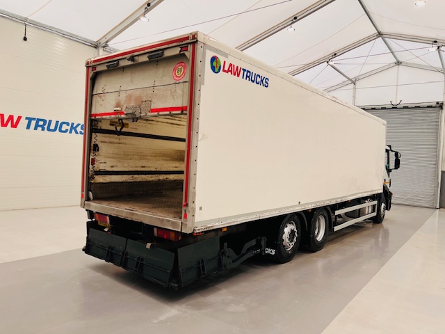 Iveco Stralis 310 AT Euro 6 6×2 Box Van