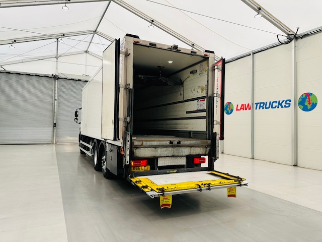 DAF CF 290 6×2 Rear Steer Fridge Box