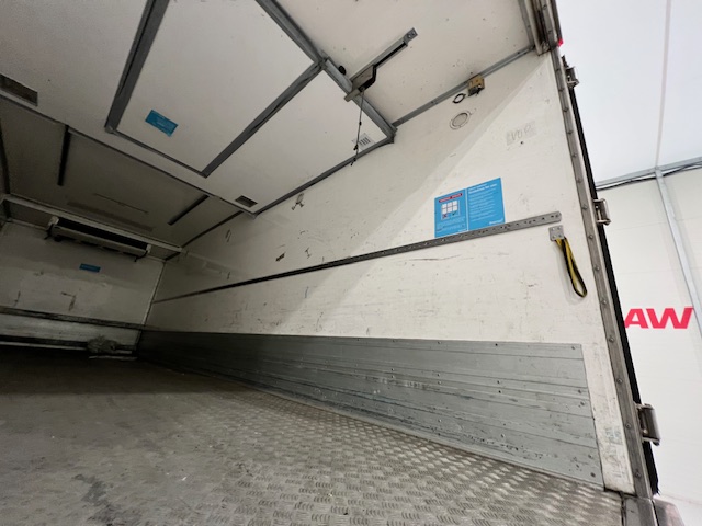 Mercedes Actros 1824 4×2 Sleeper Cab Fridge Box