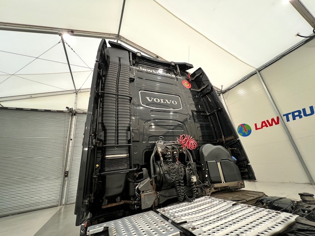 Volvo FH16 750 6×2 Midlift Tractor Unit