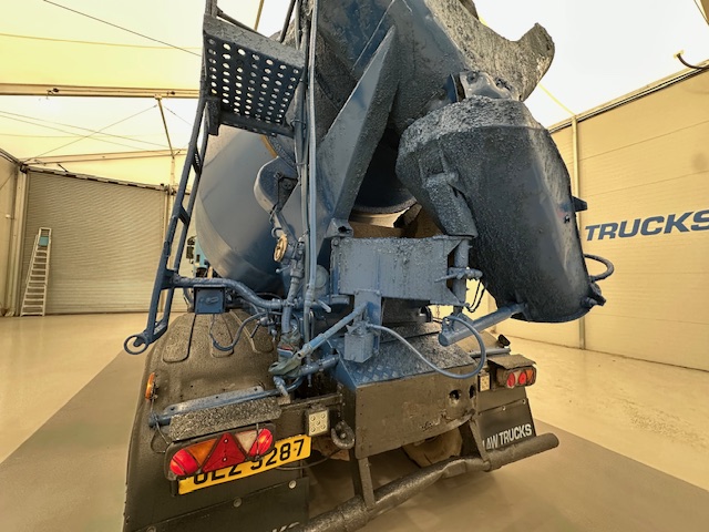 Hino 700 4123 8×4 Cement Mixer