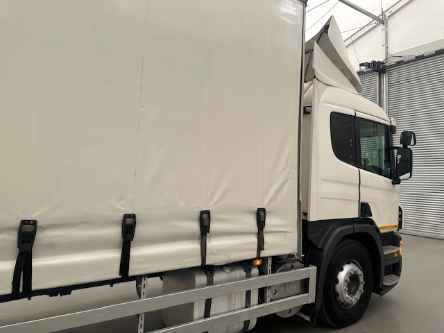 Scania P230 4×2 Sleeper Cab Curtainsider Manual