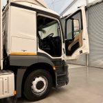 Mercedes Actros 1824 4×2 Sleeper Cab Curtainsider - thumbnail