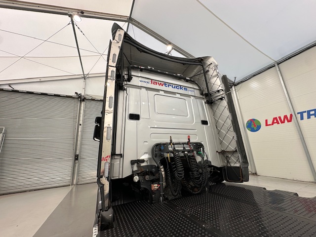 Scania R450 6×2 Highline Midlift Tractor Unit