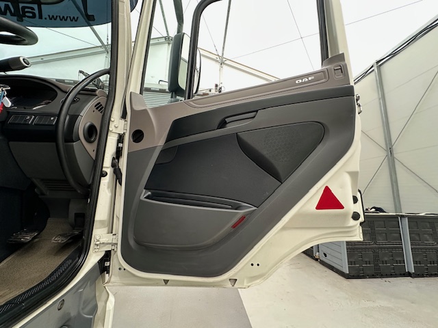 DAF CF 340 6×2 Sleeper Cab Rear Lift Dropside