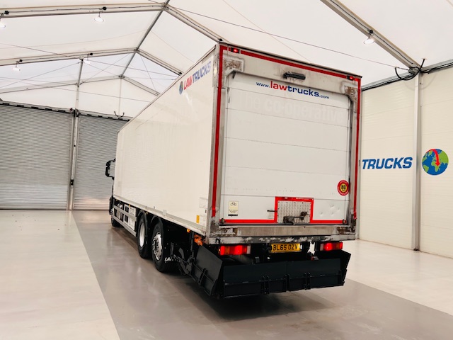 Iveco Stralis 310 AT 6×2 Fridge Box