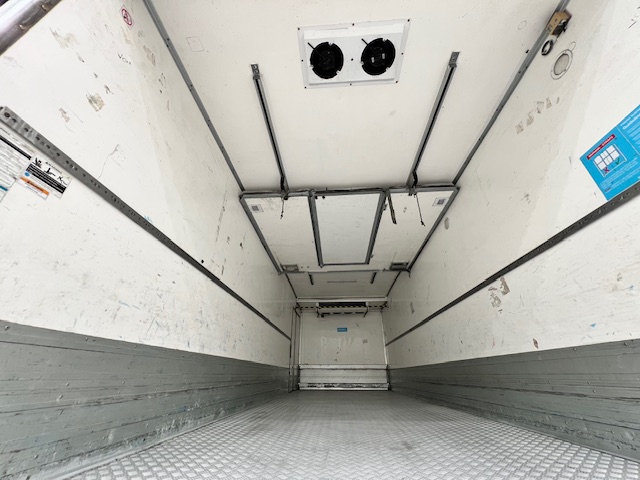 Mercedes Actros 1824 4×2 Sleeper Cab Fridge Box