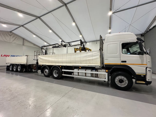 Volvo FM 450 Dropside Brick Grab Drawbar