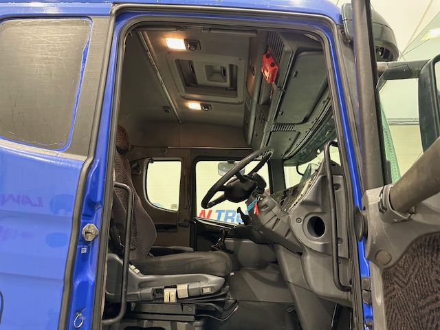 Scania 114 340 6×2 Rear Lift Sleeper Cab Curtainsider
