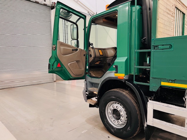 DAF CF75 310 Rear Lift Day Cab Dropside Brick Grab